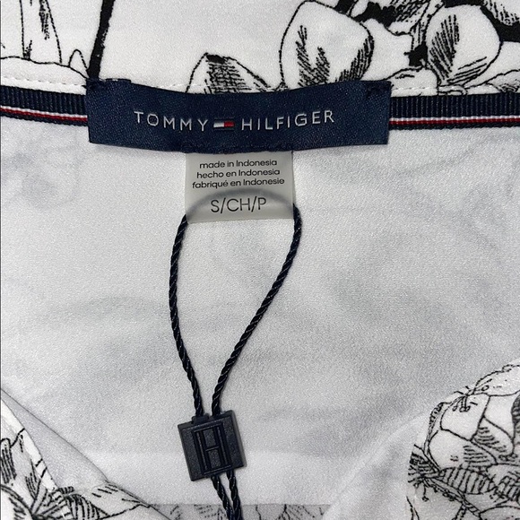 Tommy Hilfiger Blouse | Brand New - Picture 3 of 6